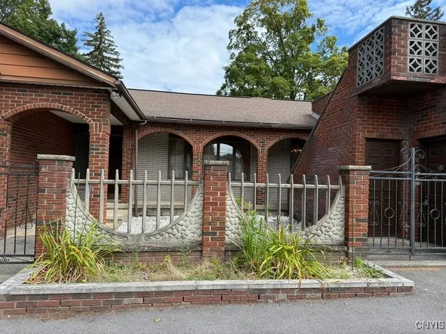 100 Lorian Drive, Salina, New York 13212, Salina, New York 13212, 3 Bedrooms Bedrooms, 9 Rooms Rooms,2 BathroomsBathrooms,Residential,For Sale,100 Lorian Drive, Salina, New York 13212,S1632817