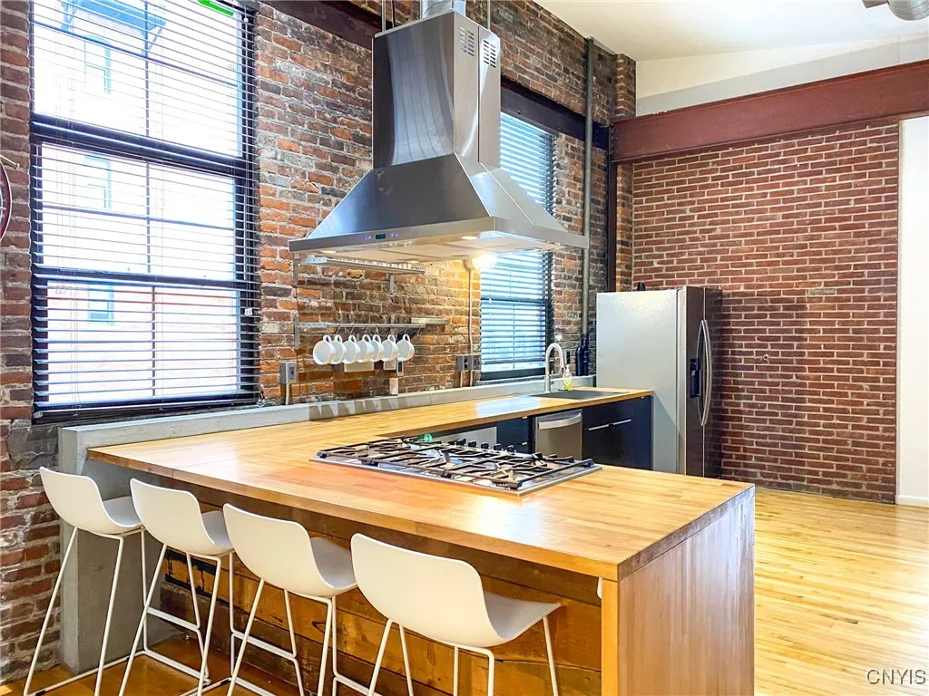 412 Main Street, Utica, New York 13501, Utica, New York 13501, 2 Bedrooms Bedrooms, 5 Rooms Rooms,1 BathroomBathrooms,Residential Lease,For Rent,412 Main Street, Utica, New York 13501,S1632830