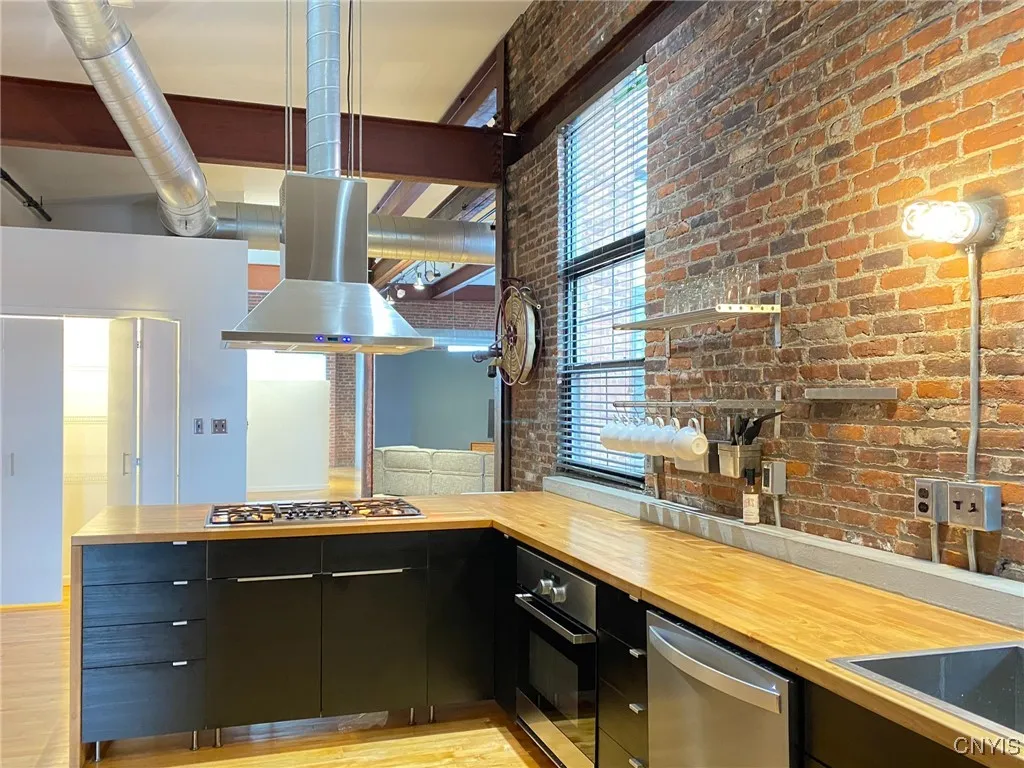412 Main Street, Utica, New York 13501, Utica, New York 13501, 2 Bedrooms Bedrooms, 5 Rooms Rooms,1 BathroomBathrooms,Residential Lease,For Rent,412 Main Street, Utica, New York 13501,S1632830