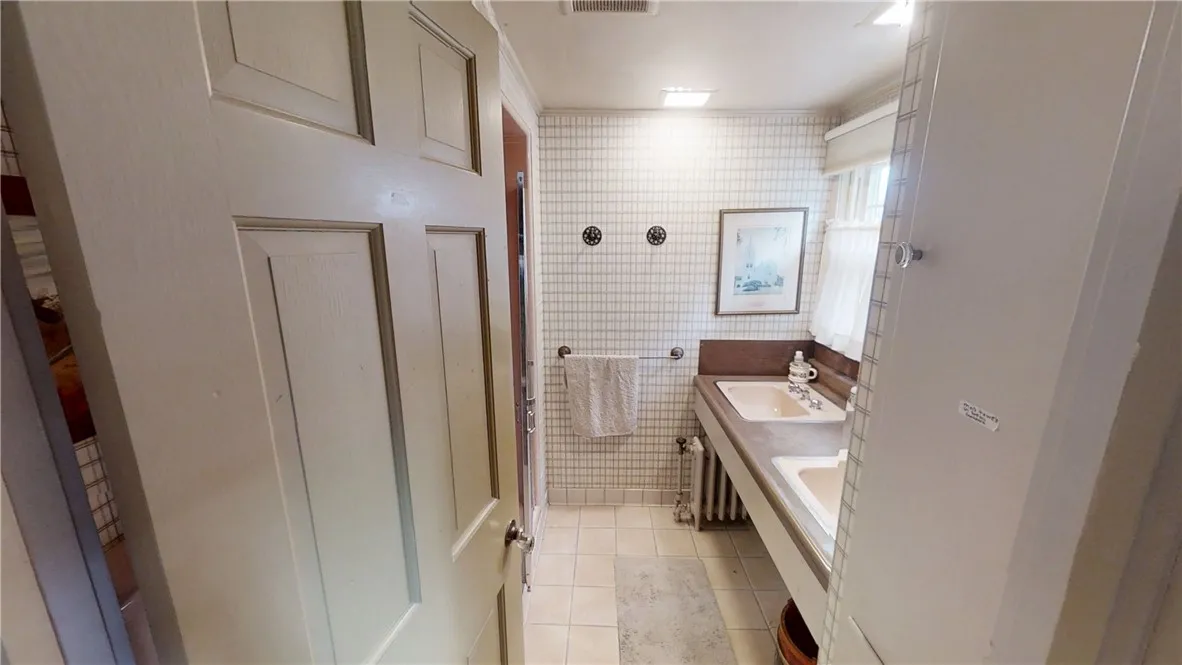 123 North Broad Street, Norwich, New York 13815, Norwich, New York 13815, 7 Bedrooms Bedrooms, 15 Rooms Rooms,5 BathroomsBathrooms,Residential,For Sale,123 North Broad Street, Norwich, New York 13815,0,R1626764