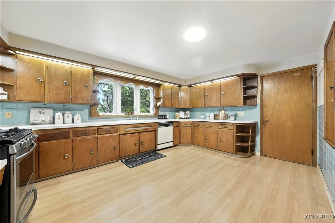 4968 Best Street, Hamburg, New York 14075, Hamburg, New York 14075, 3 Bedrooms Bedrooms, 6 Rooms Rooms,2 BathroomsBathrooms,Residential,For Sale,4968 Best Street, Hamburg, New York 14075,B1632811