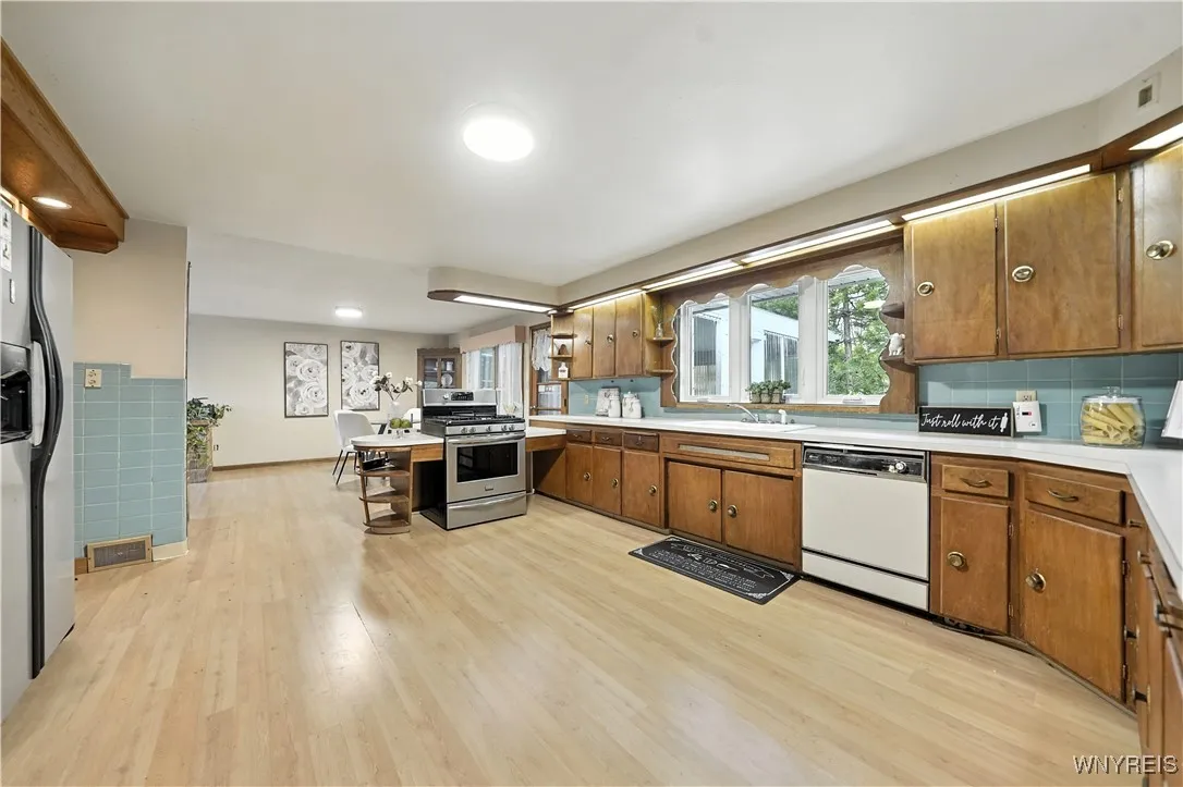 4968 Best Street, Hamburg, New York 14075, Hamburg, New York 14075, 3 Bedrooms Bedrooms, 6 Rooms Rooms,2 BathroomsBathrooms,Residential,For Sale,4968 Best Street, Hamburg, New York 14075,B1632811