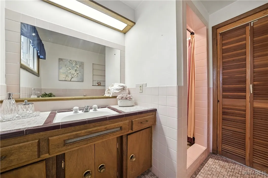4968 Best Street, Hamburg, New York 14075, Hamburg, New York 14075, 3 Bedrooms Bedrooms, 6 Rooms Rooms,2 BathroomsBathrooms,Residential,For Sale,4968 Best Street, Hamburg, New York 14075,B1632811