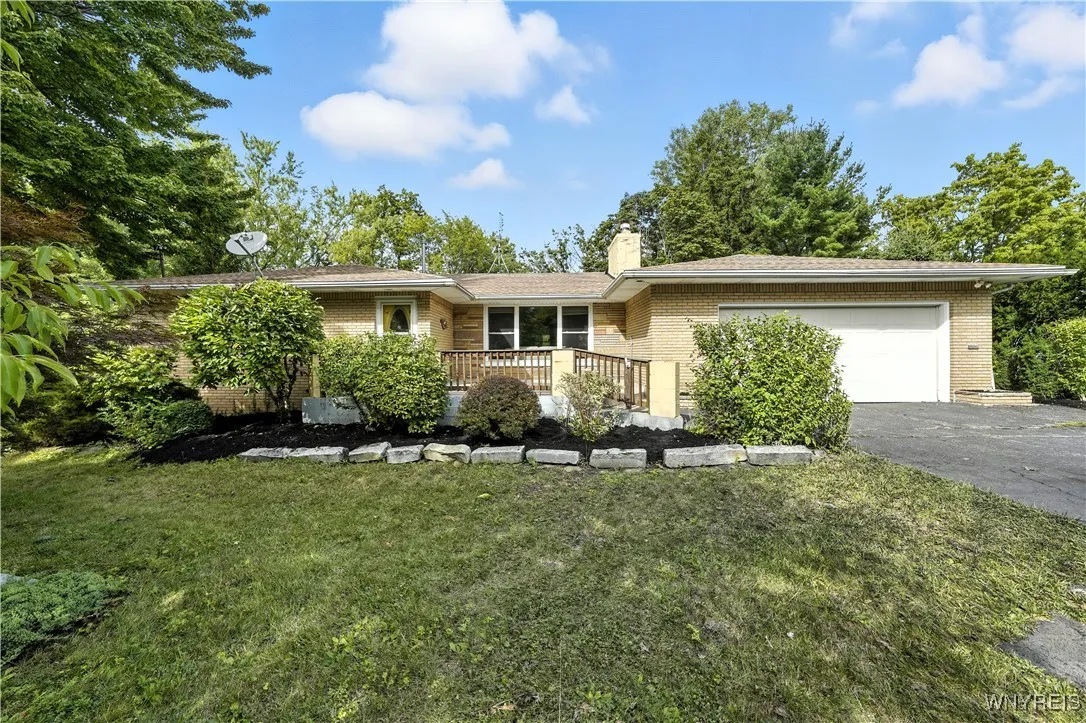 4968 Best Street, Hamburg, New York 14075, Hamburg, New York 14075, 3 Bedrooms Bedrooms, 6 Rooms Rooms,2 BathroomsBathrooms,Residential,For Sale,4968 Best Street, Hamburg, New York 14075,B1632811