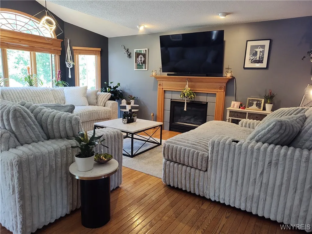 3487 Creekview Drive, Hamburg, New York 14075, Hamburg, New York 14075, 4 Bedrooms Bedrooms, 8 Rooms Rooms,2 BathroomsBathrooms,Residential,Closed,3487 Creekview Drive, Hamburg, New York 14075,0,B1632671