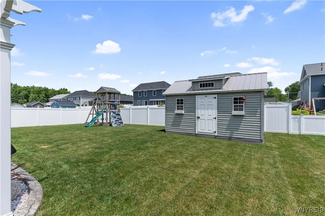2284 Agassiz Drive, Hamburg, New York 14085, Hamburg, New York 14085, 4 Bedrooms Bedrooms, 9 Rooms Rooms,3 BathroomsBathrooms,Residential,For Sale,2284 Agassiz Drive, Hamburg, New York 14085,B1632724