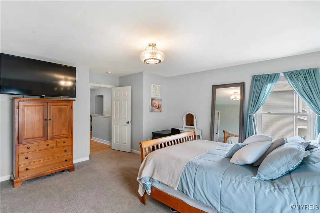 2284 Agassiz Drive, Hamburg, New York 14085, Hamburg, New York 14085, 4 Bedrooms Bedrooms, 9 Rooms Rooms,3 BathroomsBathrooms,Residential,For Sale,2284 Agassiz Drive, Hamburg, New York 14085,B1632724