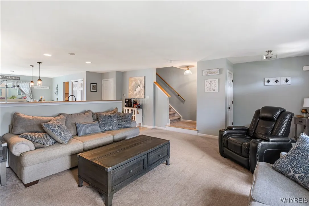 2284 Agassiz Drive, Hamburg, New York 14085, Hamburg, New York 14085, 4 Bedrooms Bedrooms, 9 Rooms Rooms,3 BathroomsBathrooms,Residential,For Sale,2284 Agassiz Drive, Hamburg, New York 14085,B1632724