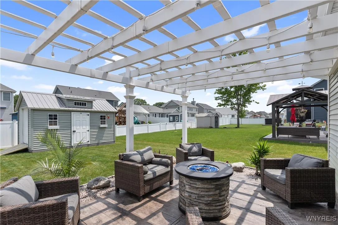 2284 Agassiz Drive, Hamburg, New York 14085, Hamburg, New York 14085, 4 Bedrooms Bedrooms, 9 Rooms Rooms,3 BathroomsBathrooms,Residential,For Sale,2284 Agassiz Drive, Hamburg, New York 14085,B1632724