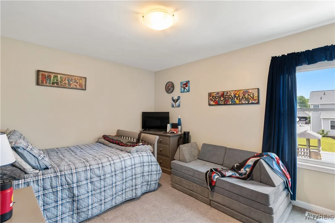 2284 Agassiz Drive, Hamburg, New York 14085, Hamburg, New York 14085, 4 Bedrooms Bedrooms, 9 Rooms Rooms,3 BathroomsBathrooms,Residential,For Sale,2284 Agassiz Drive, Hamburg, New York 14085,B1632724
