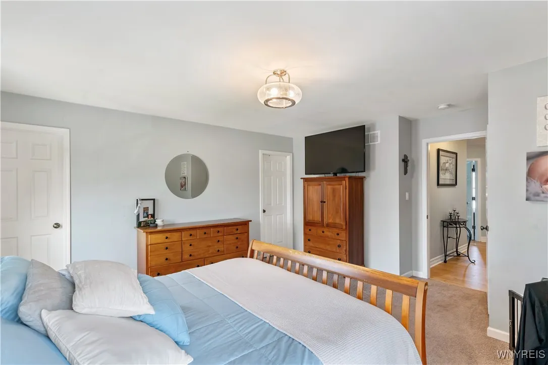 2284 Agassiz Drive, Hamburg, New York 14085, Hamburg, New York 14085, 4 Bedrooms Bedrooms, 9 Rooms Rooms,3 BathroomsBathrooms,Residential,For Sale,2284 Agassiz Drive, Hamburg, New York 14085,B1632724