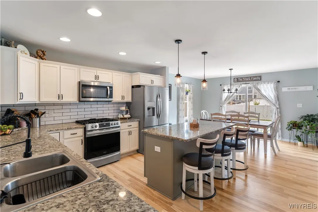 2284 Agassiz Drive, Hamburg, New York 14085, Hamburg, New York 14085, 4 Bedrooms Bedrooms, 9 Rooms Rooms,3 BathroomsBathrooms,Residential,For Sale,2284 Agassiz Drive, Hamburg, New York 14085,B1632724