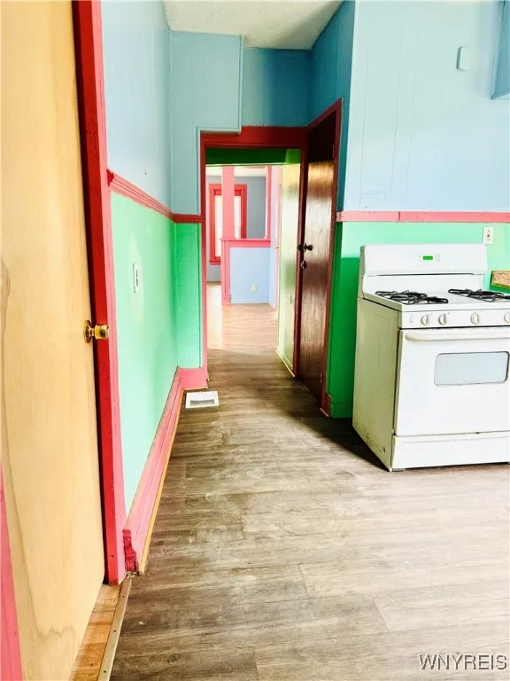 285 Winslow Avenue, Buffalo, New York 14211, Buffalo, New York 14211, 6 Bedrooms Bedrooms, ,2 BathroomsBathrooms,Residential,For Sale,285 Winslow Avenue, Buffalo, New York 14211,B1632758