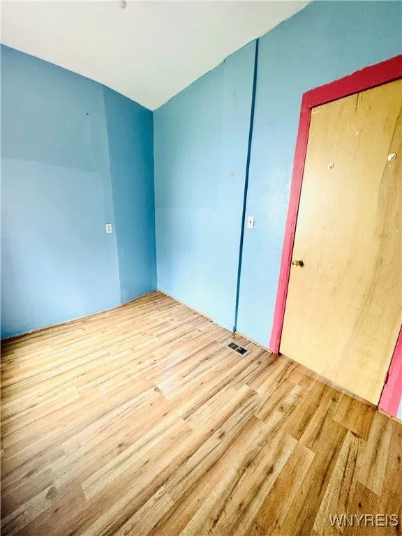 285 Winslow Avenue, Buffalo, New York 14211, Buffalo, New York 14211, 6 Bedrooms Bedrooms, ,2 BathroomsBathrooms,Residential,For Sale,285 Winslow Avenue, Buffalo, New York 14211,B1632758