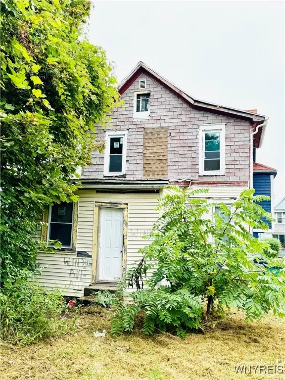 285 Winslow Avenue, Buffalo, New York 14211, Buffalo, New York 14211, 6 Bedrooms Bedrooms, ,2 BathroomsBathrooms,Residential,For Sale,285 Winslow Avenue, Buffalo, New York 14211,B1632758