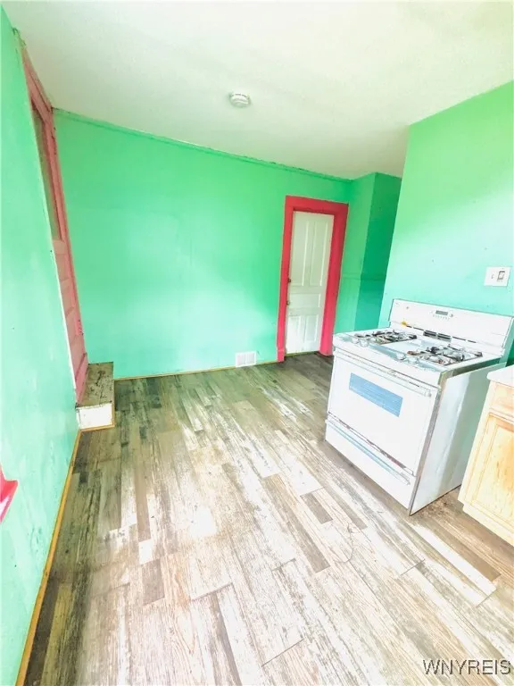 285 Winslow Avenue, Buffalo, New York 14211, Buffalo, New York 14211, 6 Bedrooms Bedrooms, ,2 BathroomsBathrooms,Residential,For Sale,285 Winslow Avenue, Buffalo, New York 14211,B1632758