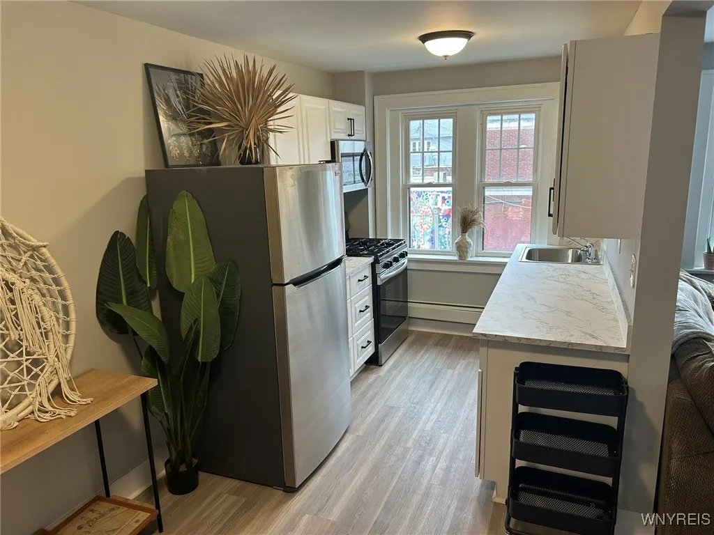 1225 Hertel Avenue 3, Buffalo, New York 14216, Buffalo, New York 14216, 1 Bedroom Bedrooms, 4 Rooms Rooms,1 BathroomBathrooms,Residential Lease,For Rent,1225 Hertel Avenue 3, Buffalo, New York 14216,0,B1632636
