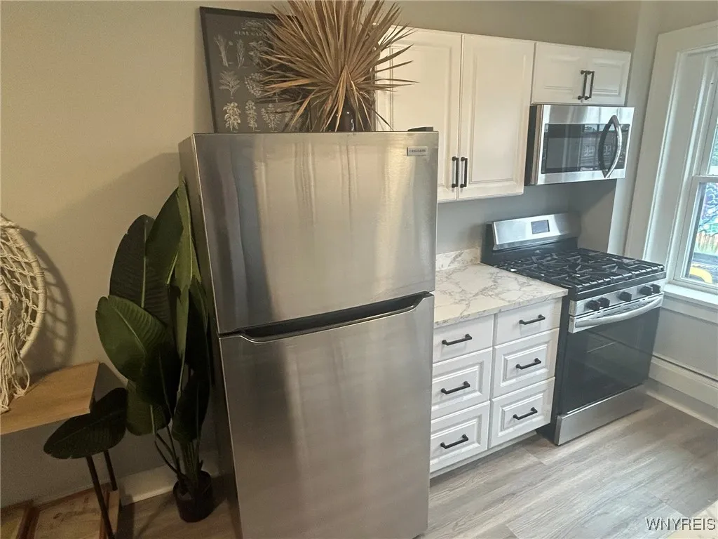 1225 Hertel Avenue 3, Buffalo, New York 14216, Buffalo, New York 14216, 1 Bedroom Bedrooms, 4 Rooms Rooms,1 BathroomBathrooms,Residential Lease,For Rent,1225 Hertel Avenue 3, Buffalo, New York 14216,0,B1632636