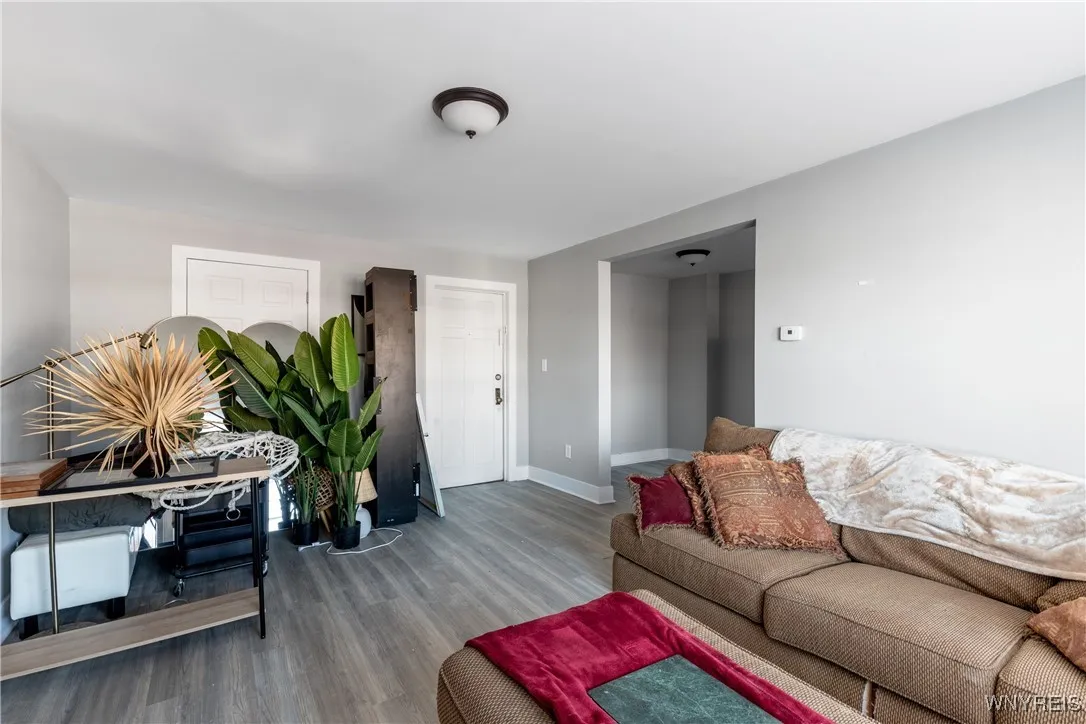 1225 Hertel Avenue 3, Buffalo, New York 14216, Buffalo, New York 14216, 1 Bedroom Bedrooms, 4 Rooms Rooms,1 BathroomBathrooms,Residential Lease,For Rent,1225 Hertel Avenue 3, Buffalo, New York 14216,0,B1632636