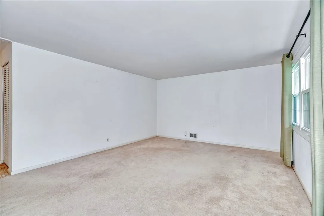 21 Red Bud Road, Chili, New York 14624, Chili, New York 14624, 3 Bedrooms Bedrooms, 7 Rooms Rooms,1 BathroomBathrooms,Residential,For Sale,21 Red Bud Road, Chili, New York 14624,R1632663