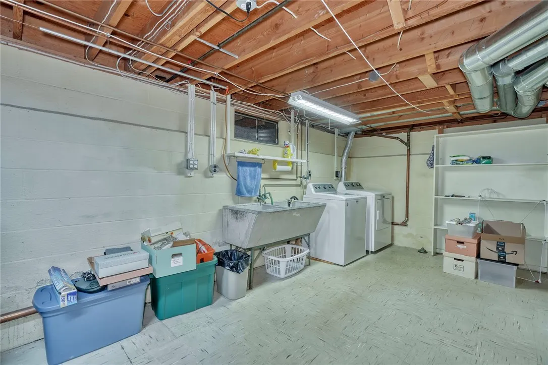 21 Red Bud Road, Chili, New York 14624, Chili, New York 14624, 3 Bedrooms Bedrooms, 7 Rooms Rooms,1 BathroomBathrooms,Residential,For Sale,21 Red Bud Road, Chili, New York 14624,R1632663