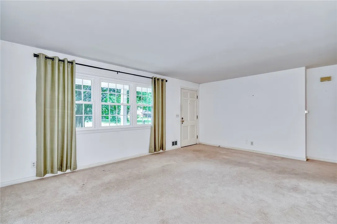 21 Red Bud Road, Chili, New York 14624, Chili, New York 14624, 3 Bedrooms Bedrooms, 7 Rooms Rooms,1 BathroomBathrooms,Residential,For Sale,21 Red Bud Road, Chili, New York 14624,R1632663