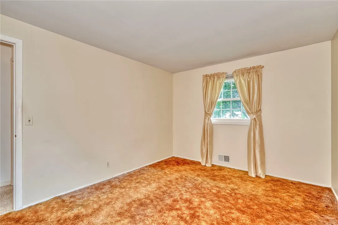21 Red Bud Road, Chili, New York 14624, Chili, New York 14624, 3 Bedrooms Bedrooms, 7 Rooms Rooms,1 BathroomBathrooms,Residential,For Sale,21 Red Bud Road, Chili, New York 14624,R1632663