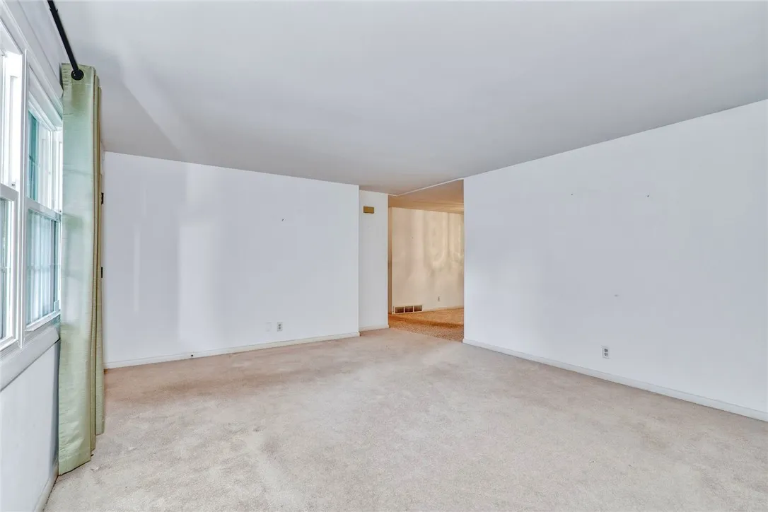 21 Red Bud Road, Chili, New York 14624, Chili, New York 14624, 3 Bedrooms Bedrooms, 7 Rooms Rooms,1 BathroomBathrooms,Residential,For Sale,21 Red Bud Road, Chili, New York 14624,R1632663
