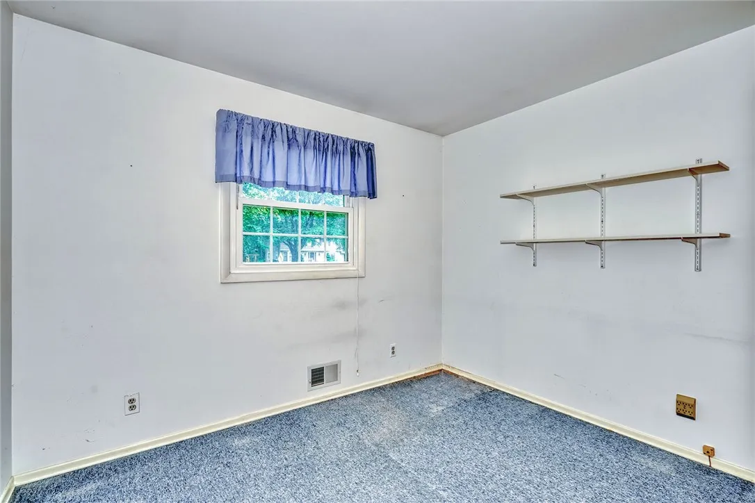 21 Red Bud Road, Chili, New York 14624, Chili, New York 14624, 3 Bedrooms Bedrooms, 7 Rooms Rooms,1 BathroomBathrooms,Residential,For Sale,21 Red Bud Road, Chili, New York 14624,R1632663
