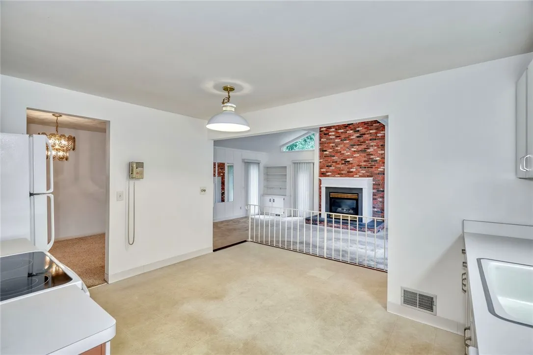 21 Red Bud Road, Chili, New York 14624, Chili, New York 14624, 3 Bedrooms Bedrooms, 7 Rooms Rooms,1 BathroomBathrooms,Residential,For Sale,21 Red Bud Road, Chili, New York 14624,R1632663
