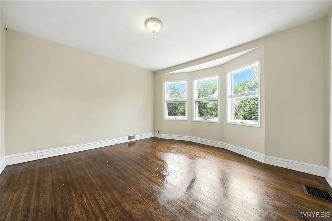 2nd floor living room