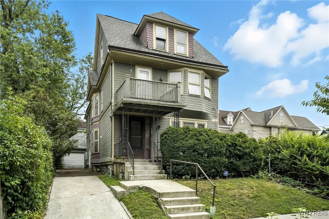 333 Ashland Avenue, Buffalo, New York 14222, Buffalo, New York 14222, 6 Bedrooms Bedrooms, ,2 BathroomsBathrooms,Residential,For Sale,333 Ashland Avenue, Buffalo, New York 14222,B1632801