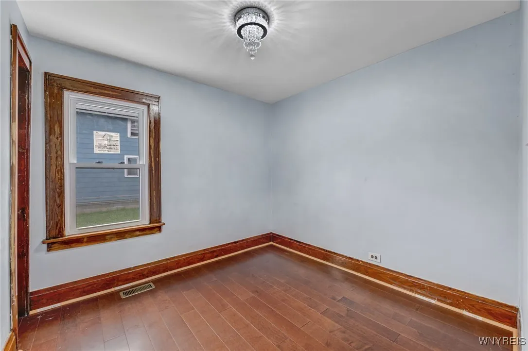 67 Urban Street, Buffalo, New York 14211, Buffalo, New York 14211, 6 Bedrooms Bedrooms, ,2 BathroomsBathrooms,Residential,For Sale,67 Urban Street, Buffalo, New York 14211,0,B1632796