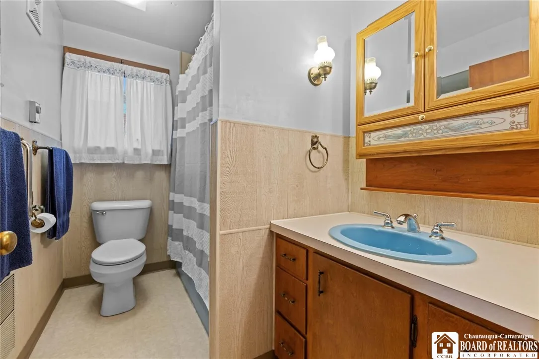17 Haskell Avenue, Arcade, New York 14009, Arcade, New York 14009, 5 Bedrooms Bedrooms, 10 Rooms Rooms,2 BathroomsBathrooms,Residential,For Sale,17 Haskell Avenue, Arcade, New York 14009,0,R1631600