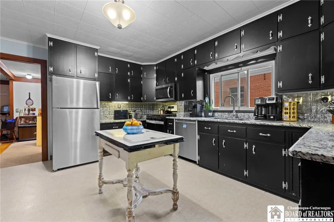 17 Haskell Avenue, Arcade, New York 14009, Arcade, New York 14009, 5 Bedrooms Bedrooms, 10 Rooms Rooms,2 BathroomsBathrooms,Residential,For Sale,17 Haskell Avenue, Arcade, New York 14009,0,R1631600