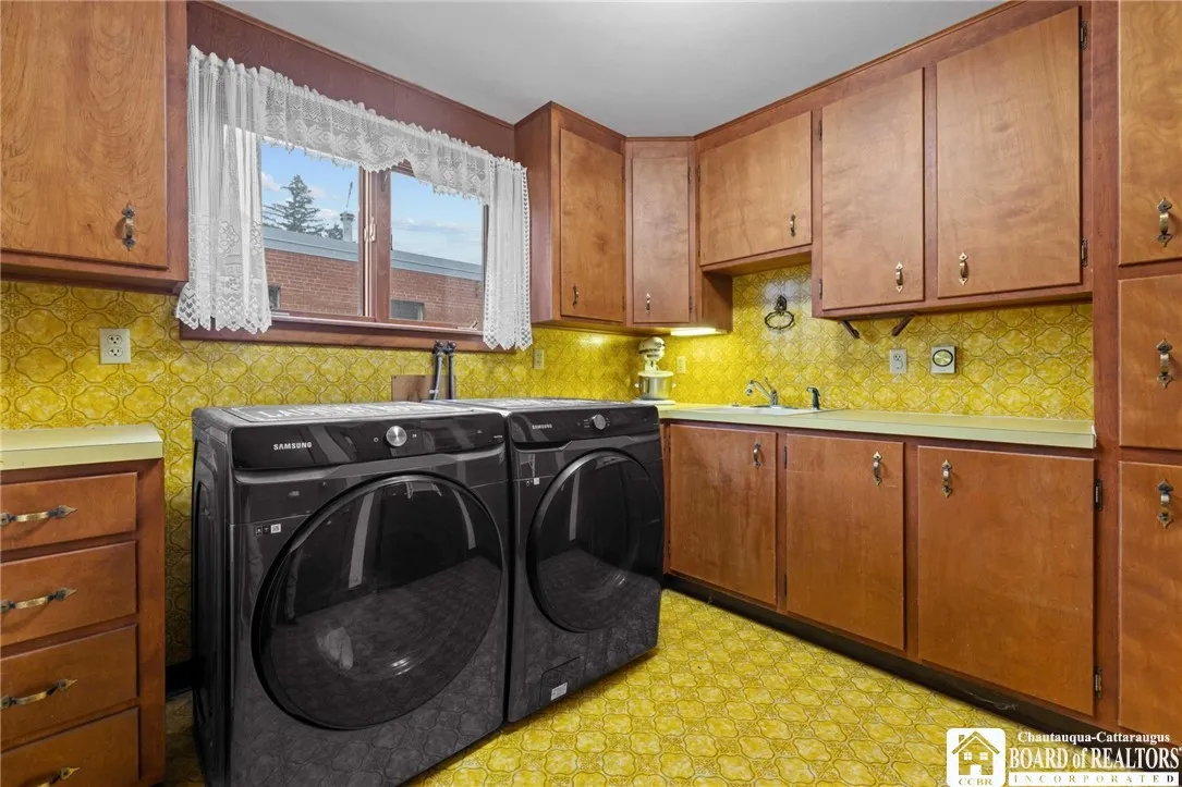 17 Haskell Avenue, Arcade, New York 14009, Arcade, New York 14009, 5 Bedrooms Bedrooms, 10 Rooms Rooms,2 BathroomsBathrooms,Residential,For Sale,17 Haskell Avenue, Arcade, New York 14009,0,R1631600