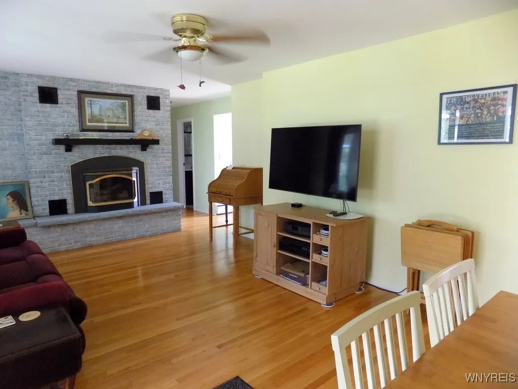 8910 Tonawanda Crk Road, Clarence, New York 14032, Clarence, New York 14032, 3 Bedrooms Bedrooms, 7 Rooms Rooms,2 BathroomsBathrooms,Residential,For Sale,8910 Tonawanda Crk Road, Clarence, New York 14032,0,B1627590