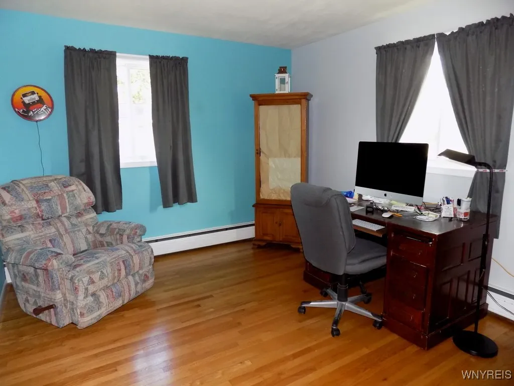 8910 Tonawanda Crk Road, Clarence, New York 14032, Clarence, New York 14032, 3 Bedrooms Bedrooms, 7 Rooms Rooms,2 BathroomsBathrooms,Residential,For Sale,8910 Tonawanda Crk Road, Clarence, New York 14032,B1627590