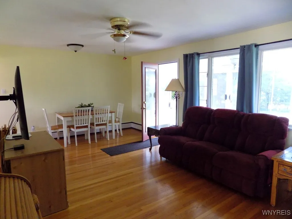 8910 Tonawanda Crk Road, Clarence, New York 14032, Clarence, New York 14032, 3 Bedrooms Bedrooms, 7 Rooms Rooms,2 BathroomsBathrooms,Residential,For Sale,8910 Tonawanda Crk Road, Clarence, New York 14032,B1627590
