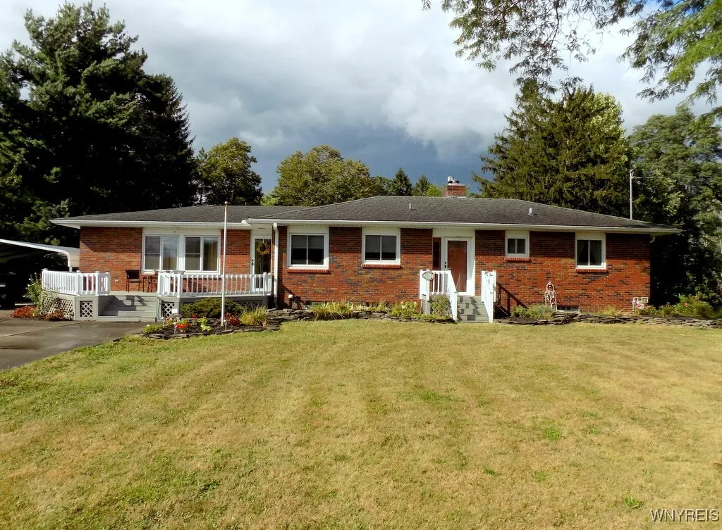 8910 Tonawanda Crk Road, Clarence, New York 14032, Clarence, New York 14032, 3 Bedrooms Bedrooms, 7 Rooms Rooms,2 BathroomsBathrooms,Residential,For Sale,8910 Tonawanda Crk Road, Clarence, New York 14032,0,B1627590