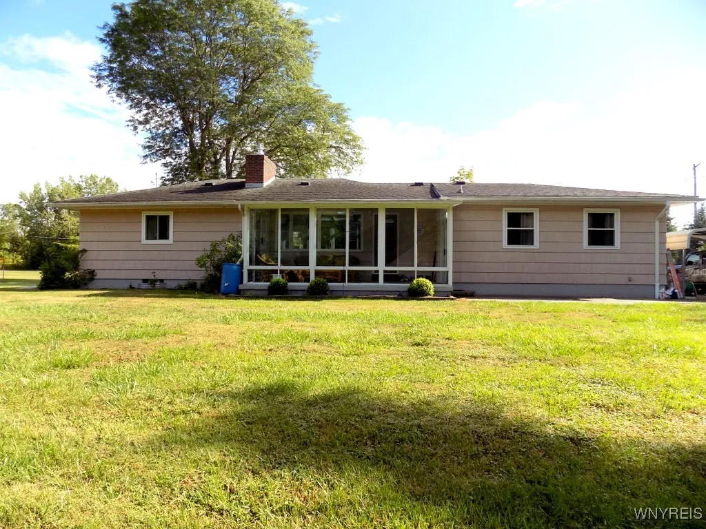8910 Tonawanda Crk Road, Clarence, New York 14032, Clarence, New York 14032, 3 Bedrooms Bedrooms, 7 Rooms Rooms,2 BathroomsBathrooms,Residential,For Sale,8910 Tonawanda Crk Road, Clarence, New York 14032,B1627590