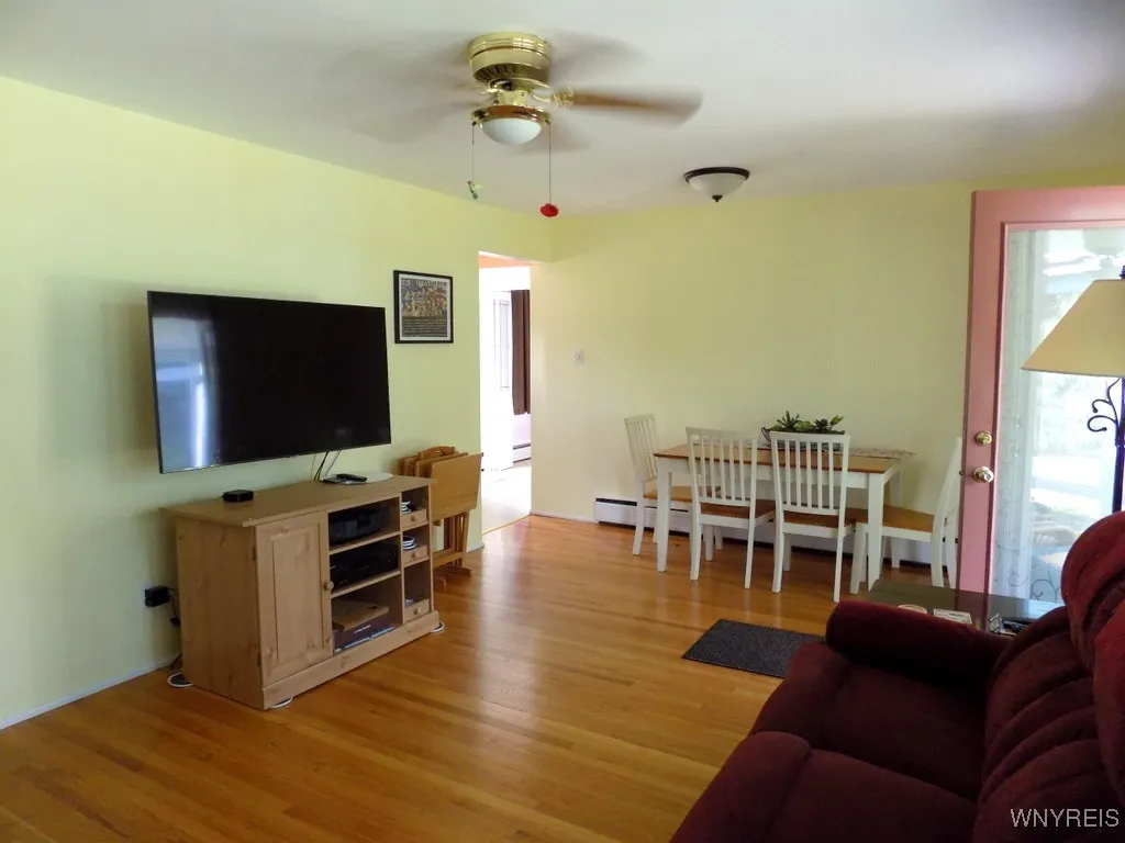 8910 Tonawanda Crk Road, Clarence, New York 14032, Clarence, New York 14032, 3 Bedrooms Bedrooms, 7 Rooms Rooms,2 BathroomsBathrooms,Residential,For Sale,8910 Tonawanda Crk Road, Clarence, New York 14032,B1627590