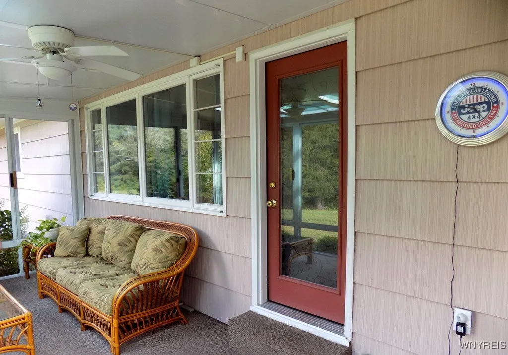 8910 Tonawanda Crk Road, Clarence, New York 14032, Clarence, New York 14032, 3 Bedrooms Bedrooms, 7 Rooms Rooms,2 BathroomsBathrooms,Residential,For Sale,8910 Tonawanda Crk Road, Clarence, New York 14032,0,B1627590