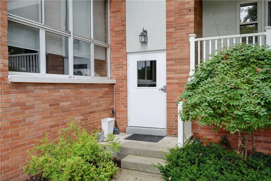 2405 East Avenue 3, Brighton, New York 14610, Brighton, New York 14610, 2 Bedrooms Bedrooms, 4 Rooms Rooms,2 BathroomsBathrooms,Residential Lease,For Rent,2405 East Avenue 3, Brighton, New York 14610,R1632886