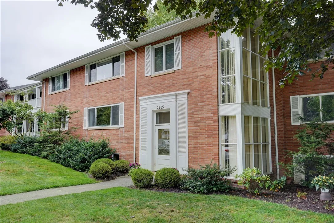 2405 East Avenue 3, Brighton, New York 14610, Brighton, New York 14610, 2 Bedrooms Bedrooms, 4 Rooms Rooms,2 BathroomsBathrooms,Residential Lease,For Rent,2405 East Avenue 3, Brighton, New York 14610,R1632886