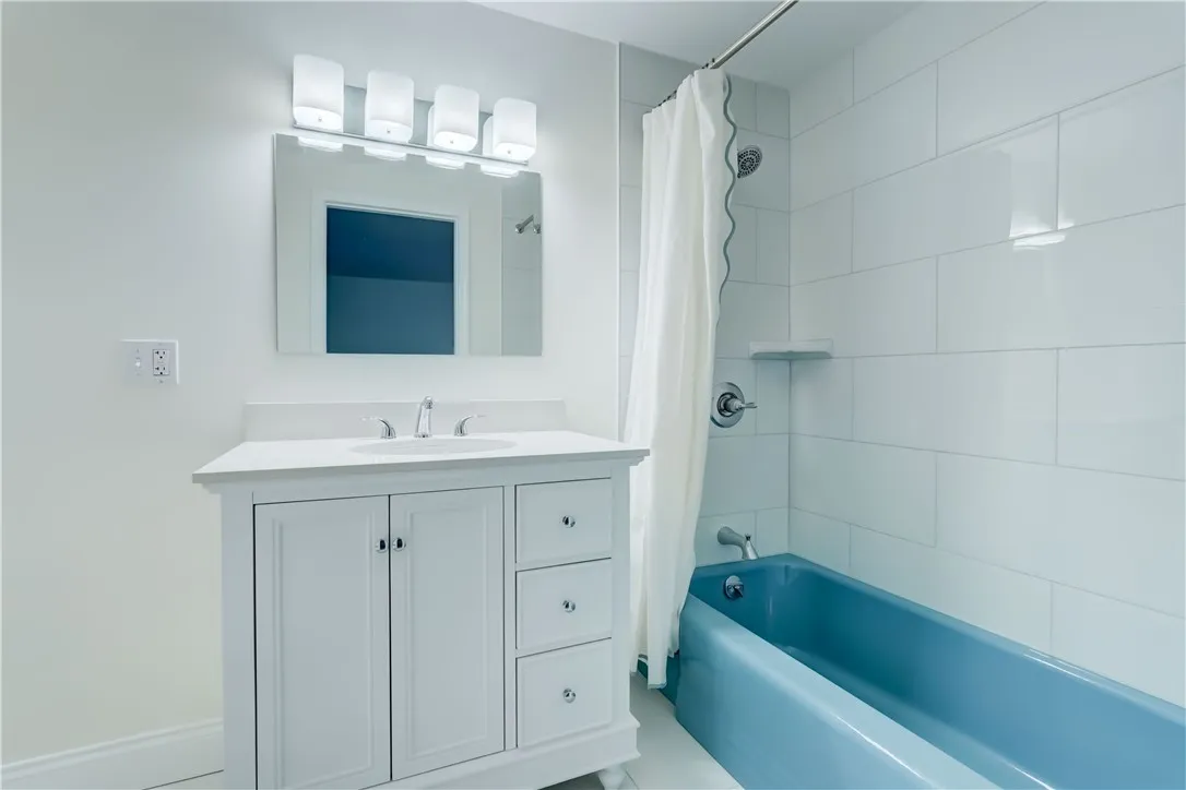 2405 East Avenue 3, Brighton, New York 14610, Brighton, New York 14610, 2 Bedrooms Bedrooms, 4 Rooms Rooms,2 BathroomsBathrooms,Residential Lease,For Rent,2405 East Avenue 3, Brighton, New York 14610,R1632886