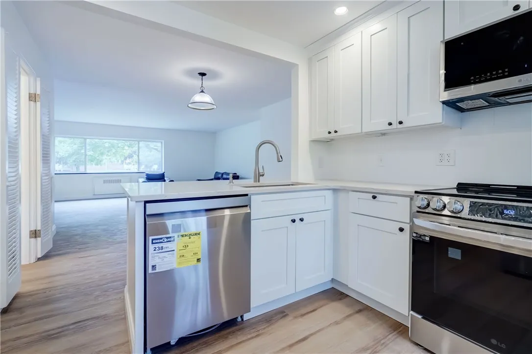 2405 East Avenue 3, Brighton, New York 14610, Brighton, New York 14610, 2 Bedrooms Bedrooms, 4 Rooms Rooms,2 BathroomsBathrooms,Residential Lease,For Rent,2405 East Avenue 3, Brighton, New York 14610,R1632886