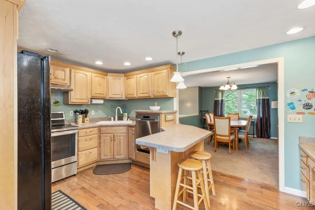 93 Ripplebrook Lane, Manlius, New York 13116, Manlius, New York 13116, 4 Bedrooms Bedrooms, 10 Rooms Rooms,2 BathroomsBathrooms,Residential,For Sale,93 Ripplebrook Lane, Manlius, New York 13116,S1632891