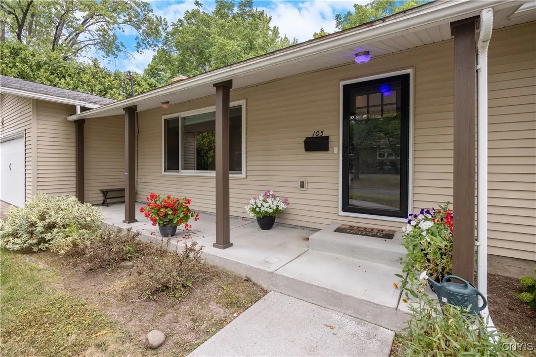 105 Saybrook Lane, Dewitt, New York 13214, De Witt, New York 13214, 3 Bedrooms Bedrooms, 9 Rooms Rooms,2 BathroomsBathrooms,Residential,For Sale,105 Saybrook Lane, Dewitt, New York 13214,S1628879