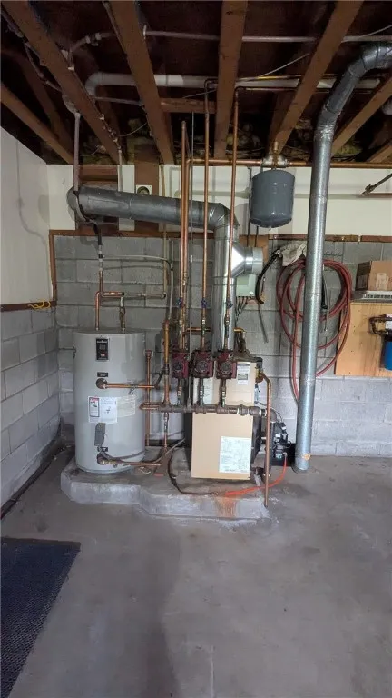 Hot water boiler with multiple zones